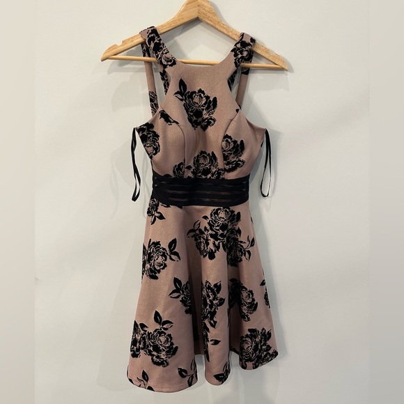 City Studio Dresses & Skirts - Nordstrom dress. City Studio Size 1 Teen Section